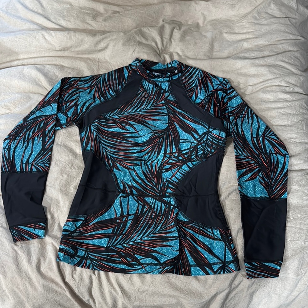 Lululemon Athletica Blue Black Fitted Long Sleeve Rash Guard size 8